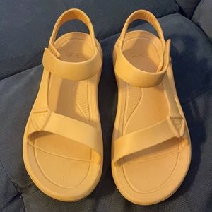 Teva Hurricane (Mens 8/Wms 10)